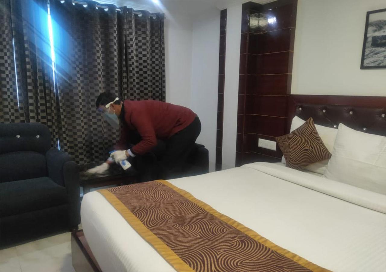 Hotel White Grand Shimla - In City Centre - A Centrally Ac Hotel Экстерьер фото
