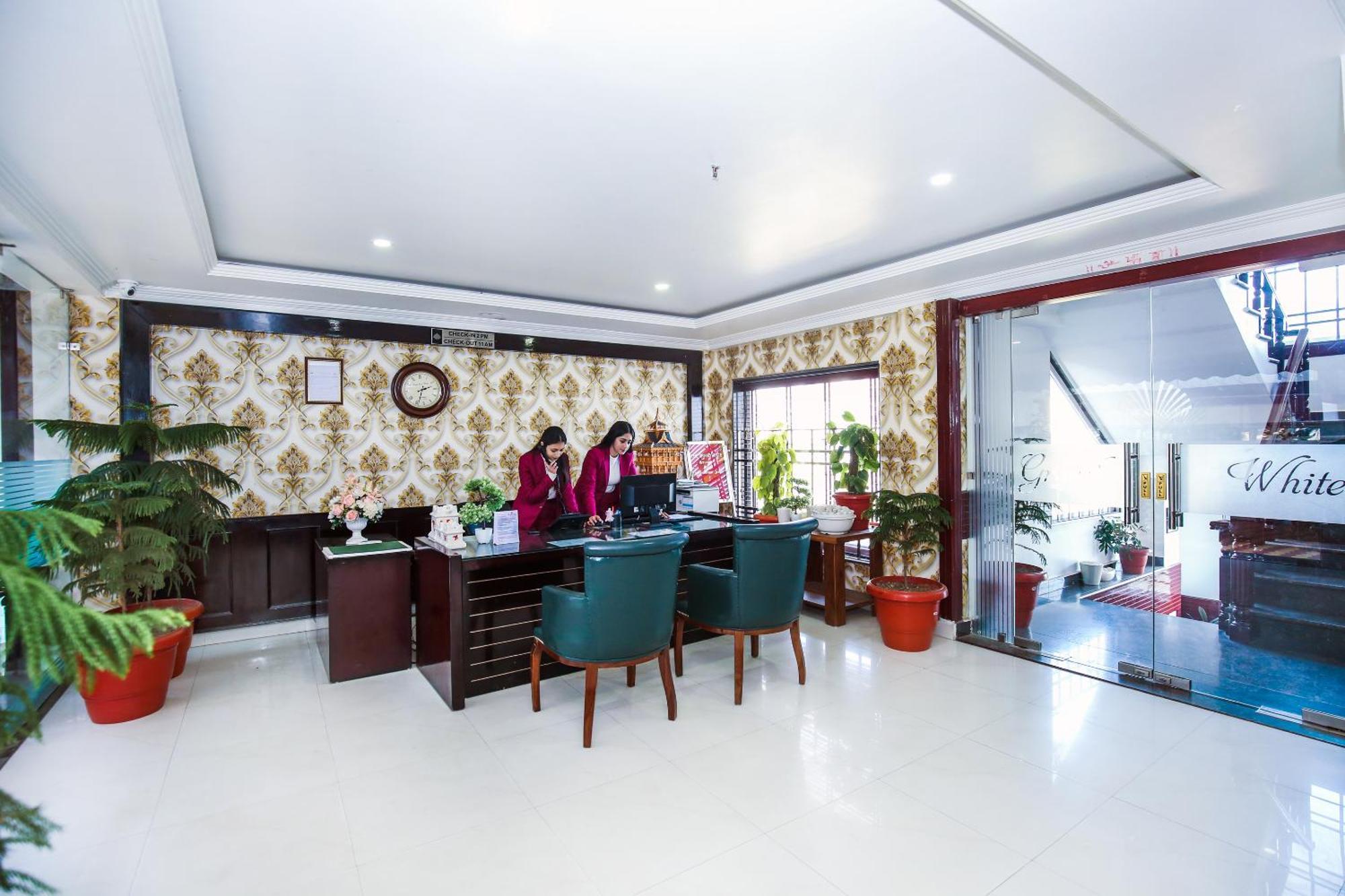 Hotel White Grand Shimla - In City Centre - A Centrally Ac Hotel Экстерьер фото